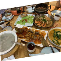 makan siang bersama rekan kerja